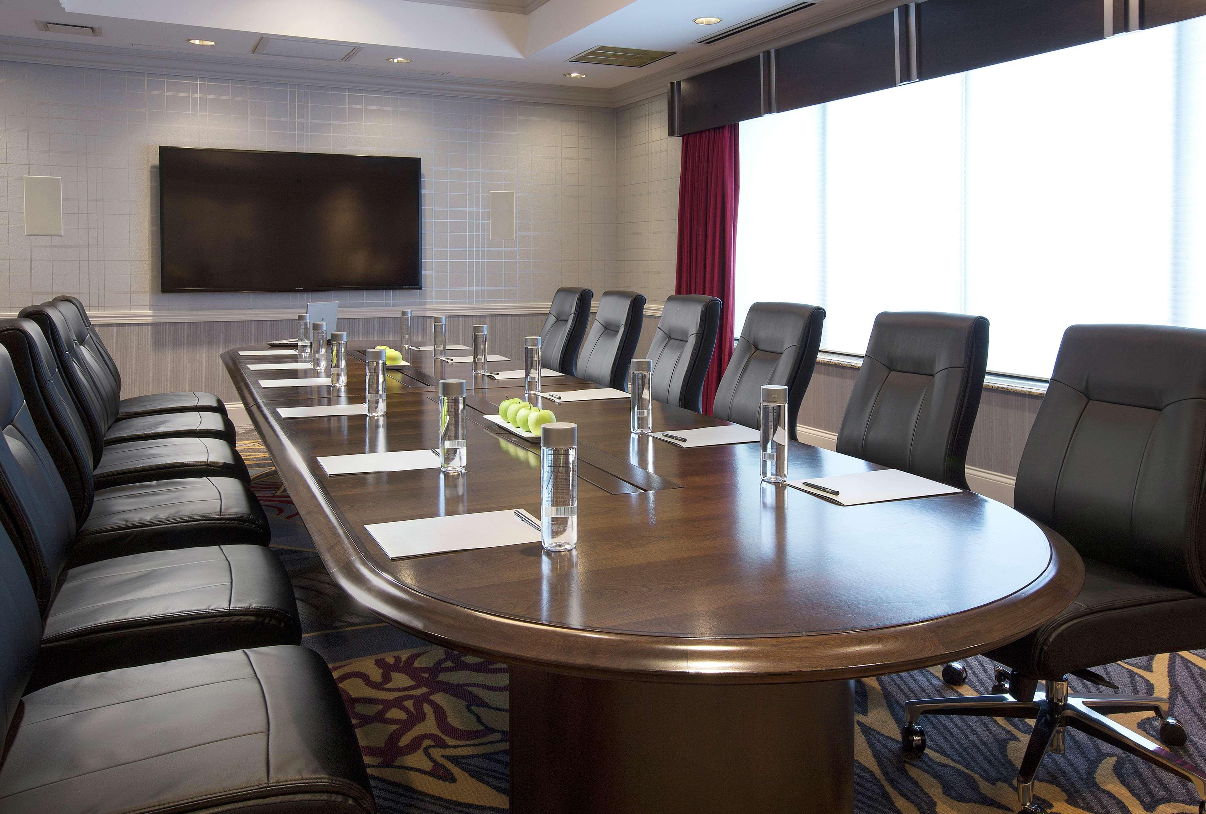 Doubletree By Hilton Lisle Naperville Exterior photo