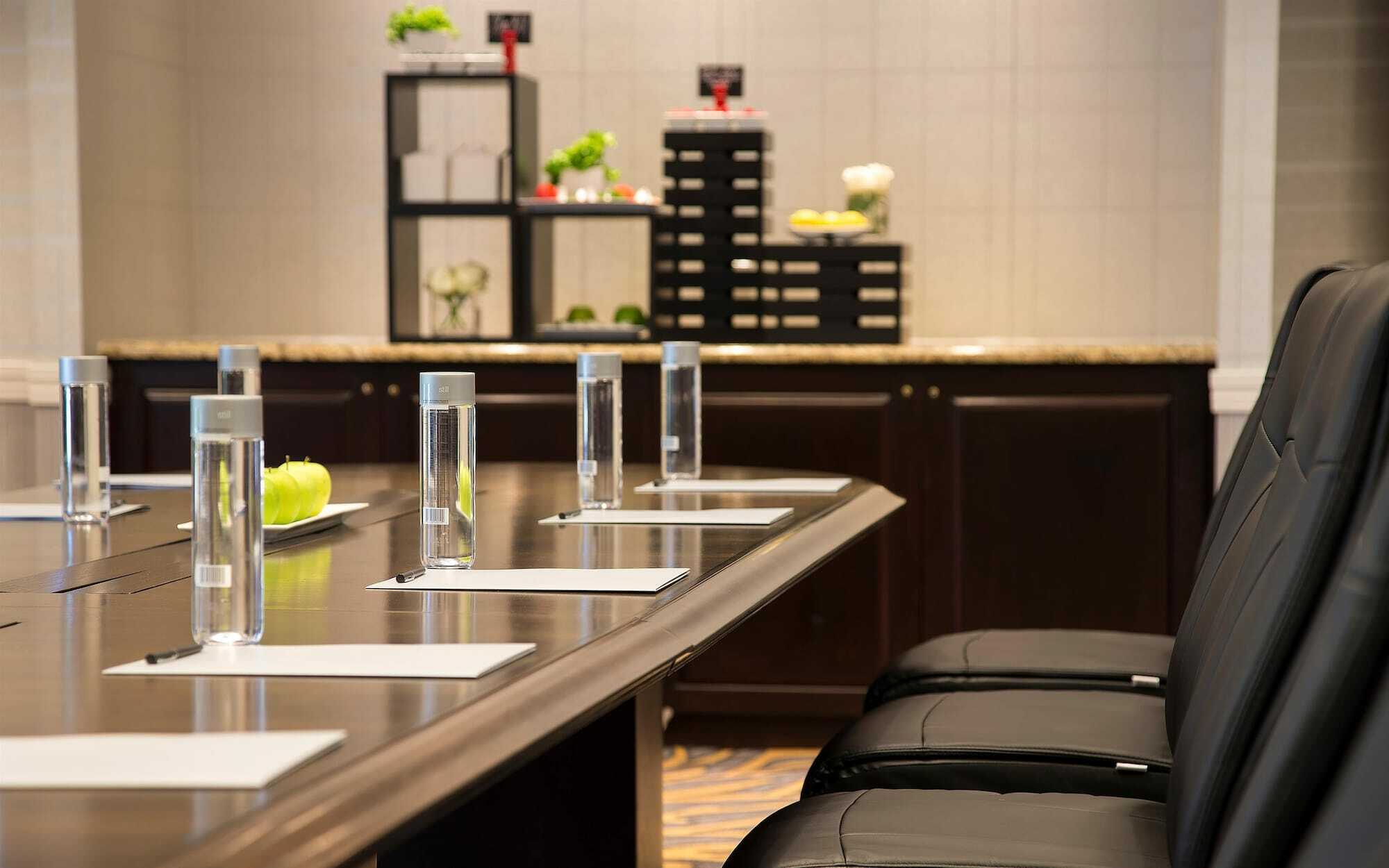 Doubletree By Hilton Lisle Naperville Exterior photo